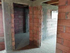 Casa de vânzare 5 camere, în Ghimbav, zona Periferie