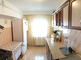 Apartament de vânzare 4 camere în Vaslui, Est