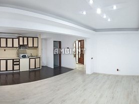 Apartament de închiriat 4 camere în Vaslui, Est