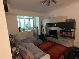 Apartament de vânzare 3 camere în Vaslui, Central