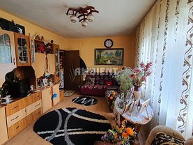 Apartament de vânzare 4 camere, în Vaslui, zona Ultracentral