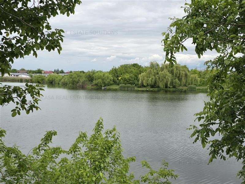 VILA MODERNA CU PISCINA SI VEDERE CATRE LAC