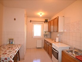 Apartament de vânzare 4 camere, în Braşov, zona Bartolomeu