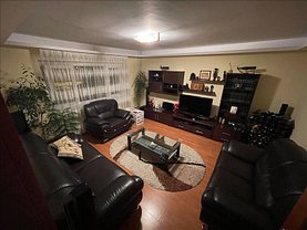 Apartament de vânzare 3 camere, în Braşov, zona Răcădău
