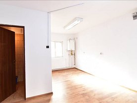 Închiriere spaţiu comercial