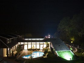 Casa de vânzare sau de închiriat 9 camere, în Snagov