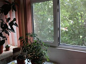 Apartament de vânzare 3 camere, în Tulcea, zona Vest
