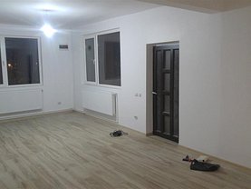 Casa de vânzare sau de închiriat 4 camere, în Tulcea, zona 23 August