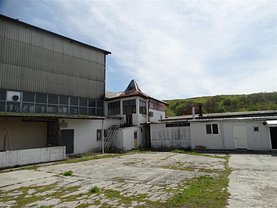 Vânzare spaţiu comercial