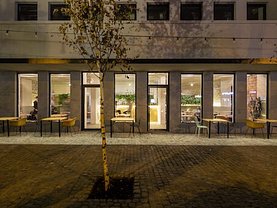 Vânzare spaţiu comercial
