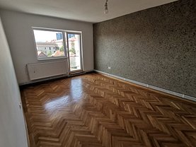 Apartament de vânzare 3 camere, în Sibiu, zona Calea Dumbravii