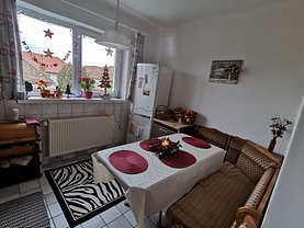 Apartament de vânzare 3 camere, în Sibiu, zona Lazaret