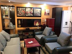 Apartament de vânzare 3 camere, în Bucureşti, zona Vitan Mall