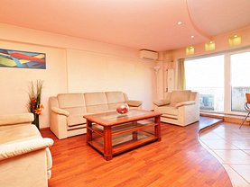 Apartament de vânzare 3 camere, în Bucuresti, zona Unirii