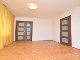 Apartament de închiriat 3 camere, în Bucuresti, zona Decebal