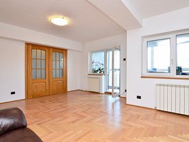 Apartament de vânzare 3 camere, în Bucureşti, zona Unirii