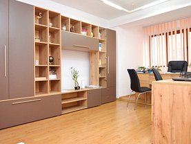 Apartament de vânzare 3 camere, în Bucureşti, zona Unirii