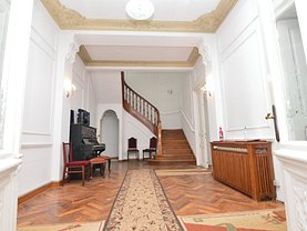 Casa de vânzare 16 camere, în Bucureşti, zona Universitate