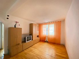 Apartament de vânzare 3 camere, în Bucureşti, zona Titan