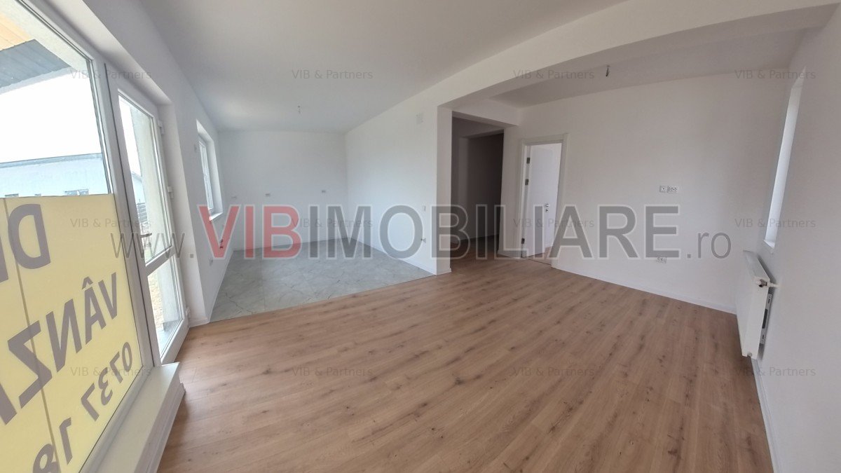 Casa cu 4 camere in ansamblu cu iesire la lac - Crevedia