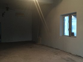 Închiriere spaţiu comercial
