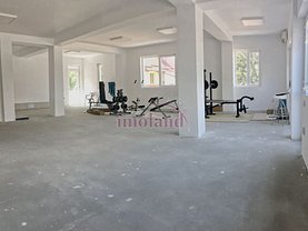 Închiriere spaţiu comercial