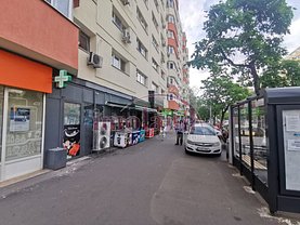 Vânzare spaţiu comercial