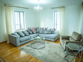 Apartament de vânzare 3 camere, în Bucureşti, zona Văcăresti