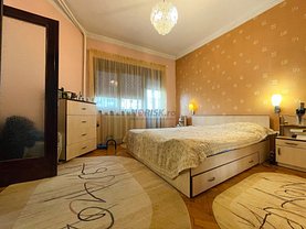 Apartament de vânzare 4 camere, în Bucureşti, zona Moşilor