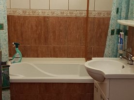 Apartament de vânzare 3 camere, în Brasov, zona Vlahuta