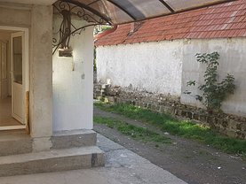 Casa de vânzare 7 camere, în Sacele, zona Electroprecizia