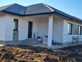 Casa de vânzare 4 camere, în Baloteşti