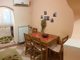 Apartament de vânzare 2 camere, în Bucureşti, zona Decebal