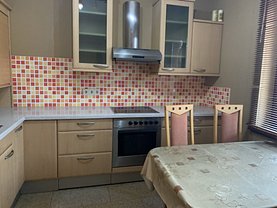Casa de închiriat 8 camere, în Timişoara, zona Girocului