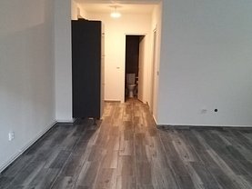 Închiriere spaţiu comercial