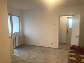 Apartament de vânzare 3 camere, în Bucureşti, zona Berceni