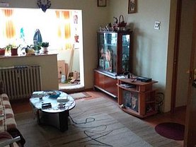 Apartament de vânzare 4 camere, în Bucureşti, zona Berceni