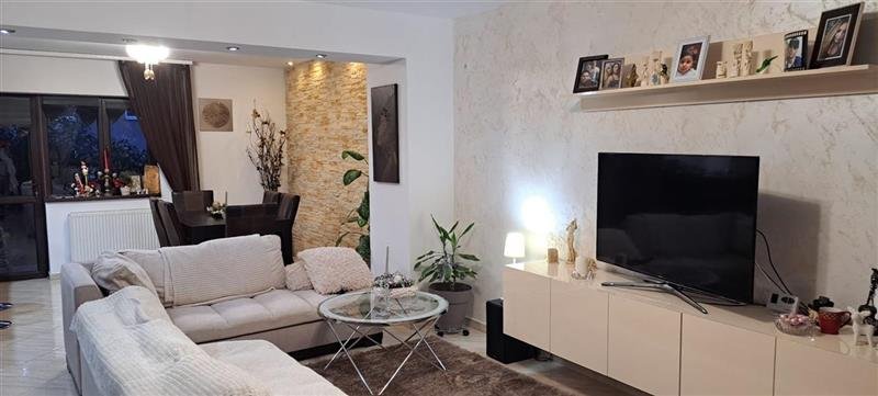 Berceni-Metrou Leonida, casa tip duplex,mobilata si utilata