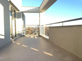 Apartament de vânzare 3 camere, în Bucuresti, zona Damaroaia
