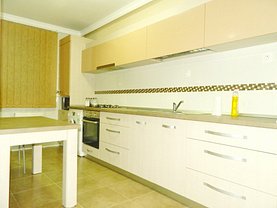 Apartament de închiriat 3 camere, în Arad, zona Central