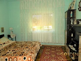 Casa de vânzare 3 camere, în Arad, zona Poltur