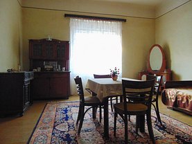 Casa de închiriat 6 camere, în Lipova