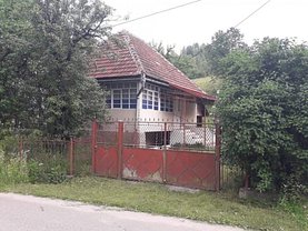 Casa de vânzare 4 camere, în Abrud, zona Nord-Est