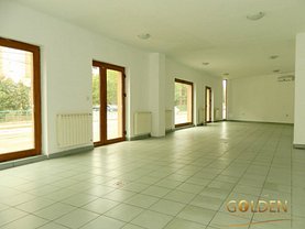 Vânzare spaţiu comercial