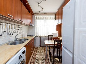 Apartament de vanzare 3 camere, în Arad, zona Podgoria