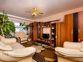 Apartament de vânzare 3 camere, în Arad, zona Alfa
