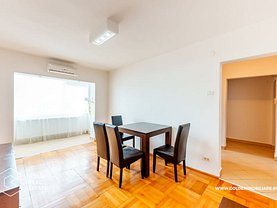 Apartament de vânzare 3 camere, în Arad, zona Aurel Vlaicu