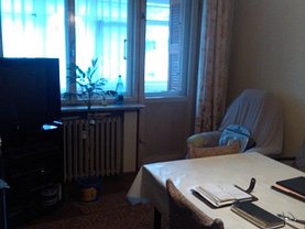 Apartament de vânzare 3 camere în Piatra-Neamt, Central