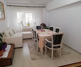 Apartament de vânzare 4 camere, în Piatra-Neamţ, zona Mărăţei