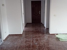 Apartament de vânzare 4 camere în Piatra-Neamt, Maratei
